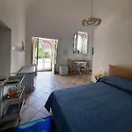 La Casa Delle Camelie 3*
