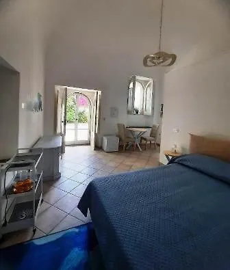 La Casa Delle Camelie 3*