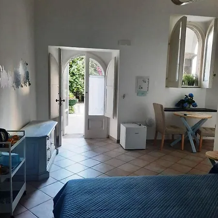 Affittacamere La Casa Delle Camelie Meta