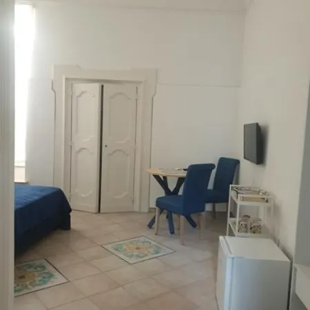 La Casa Delle Camelie
