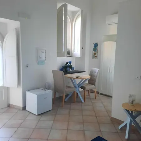 La Casa Delle Camelie