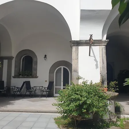 La Casa Delle Camelie Guest house