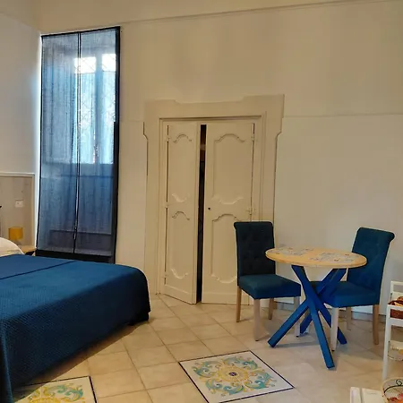 La Casa Delle Camelie